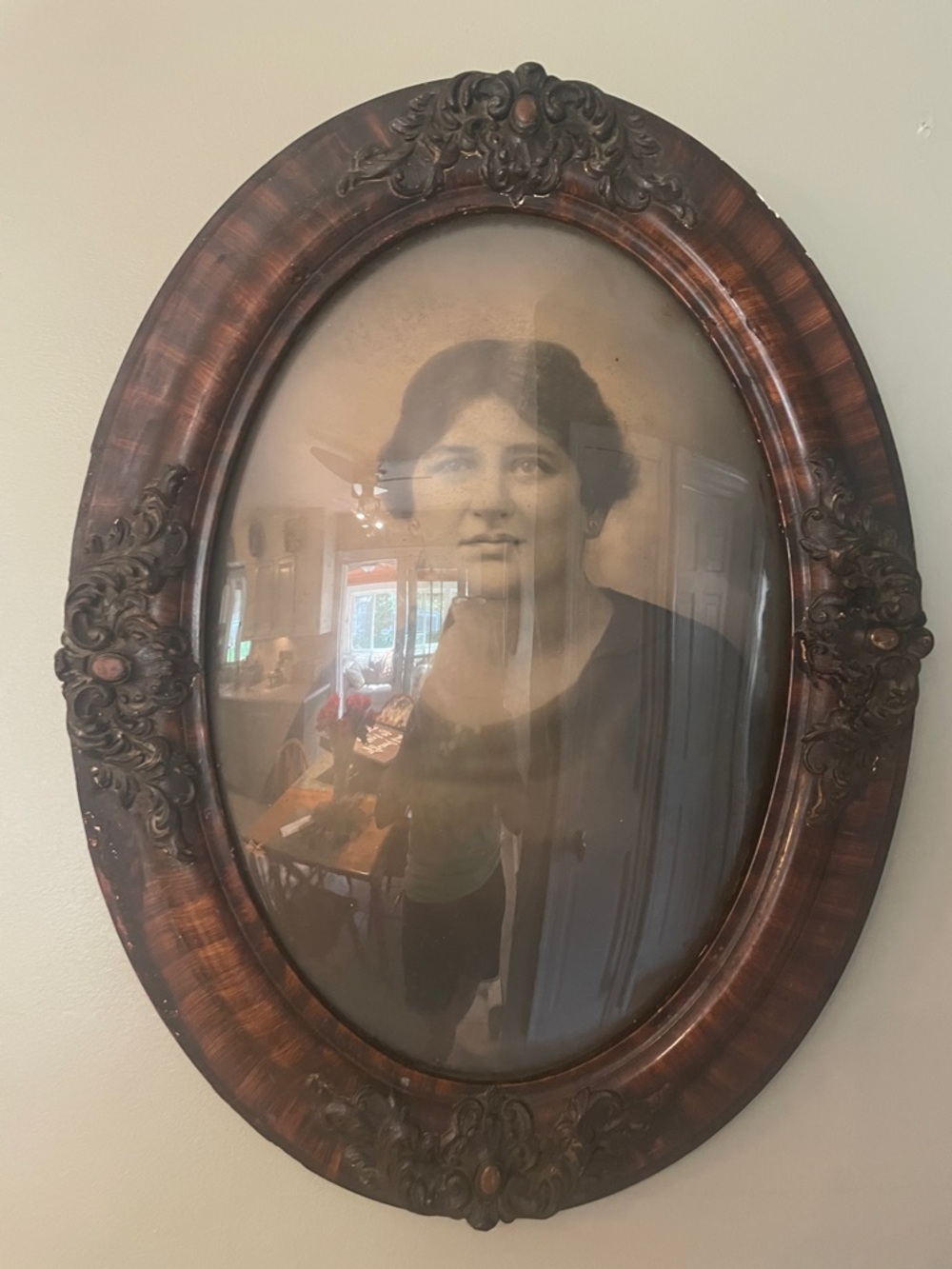 Antique Oval Ornate Wood Frame Portrait